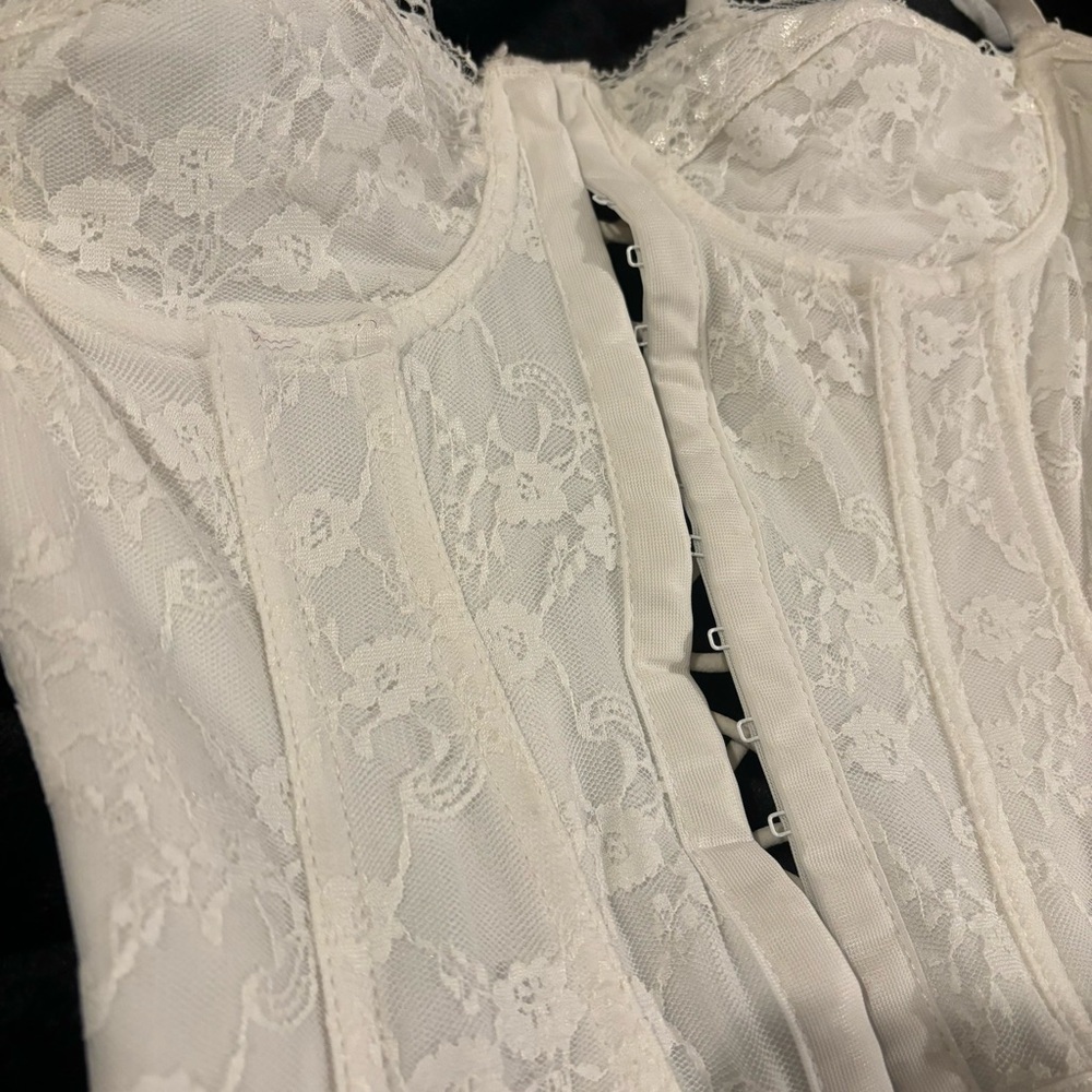 Lace Corset Top in Cream - Picture 2 of 3